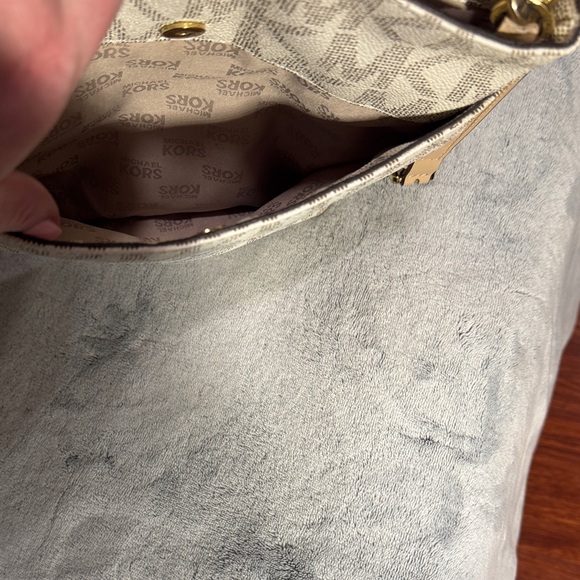 Michael Kors Cream and Tan Signature Logo Crossbody Bag - Picture 4 of 9